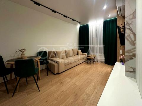 квартира за адресою Салютна вул., (Будинок 02001-02003)