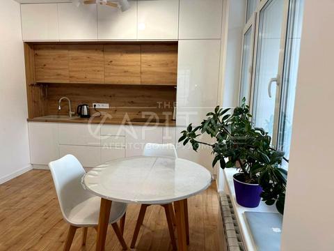 квартира за адресою Драгоманова вул., 10