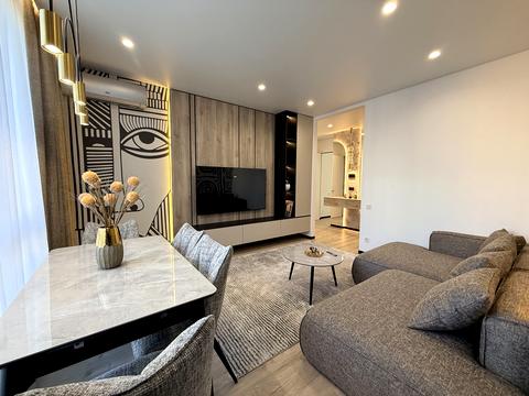 квартира за адресою Салютна вул., 2к23