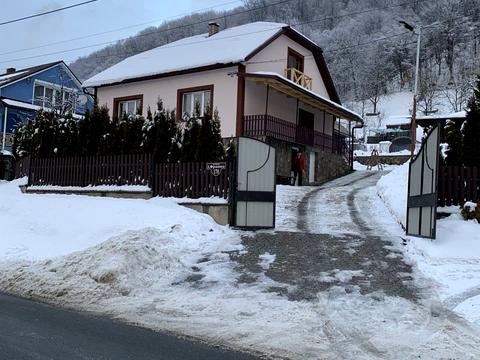 будинок за адресою Грушевського вул.