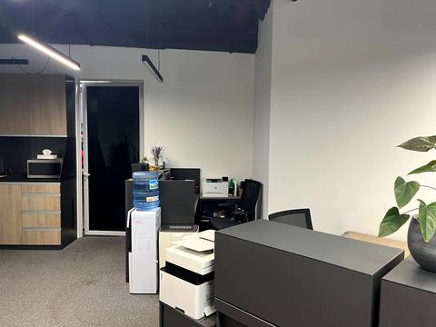 комерційна за адресою Болсуновська вул. (Сергія Струтинського), 13-15