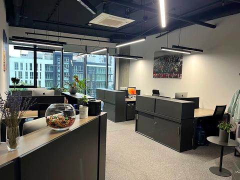 комерційна за адресою Болсуновська вул. (Сергія Струтинського), 13-15