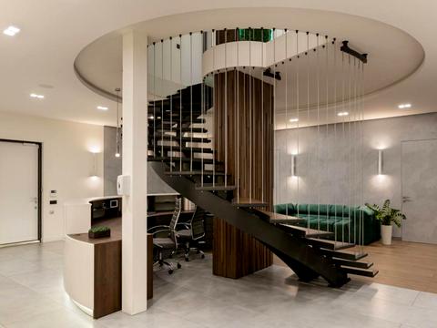 комерційна за адресою Андрія Верхогляда вул. (Михайла Драгомирова), 1-20а