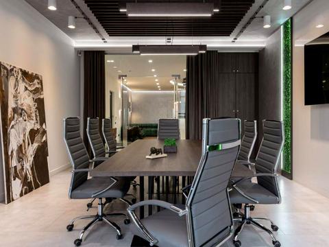 комерційна за адресою Андрія Верхогляда вул. (Михайла Драгомирова), 1-20а