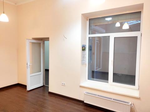 комерційна за адресою Гетьмана Сагайдачного бульв. (Лідерсівський), 5