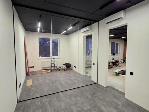 комерційна за адресою Андрія Верхогляда вул. (Михайла Драгомирова), 14-А