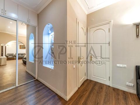 комерційна за адресою Інститутська вул., 16