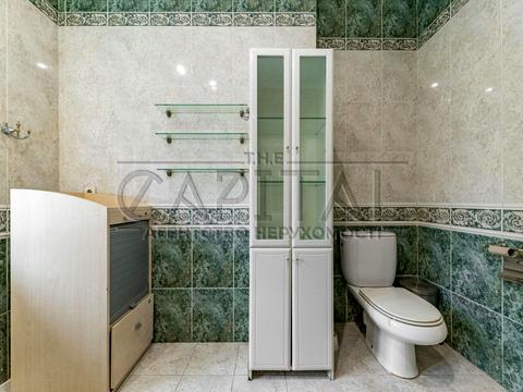 комерційна за адресою Інститутська вул., 16