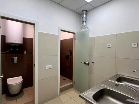 комерційна за адресою Миколи Міхновського бульв. (Дружби народів), 1