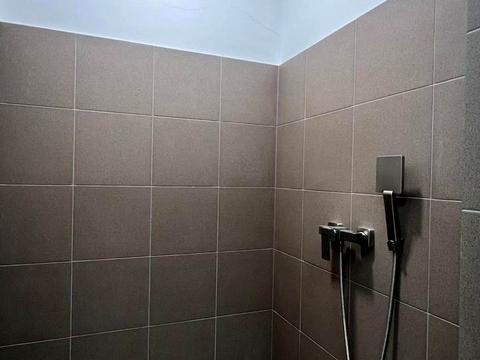 комерційна за адресою Миколи Міхновського бульв. (Дружби народів), 1