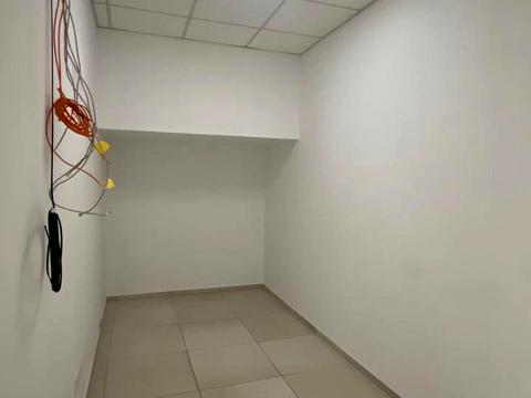 комерційна за адресою Миколи Міхновського бульв. (Дружби народів), 1