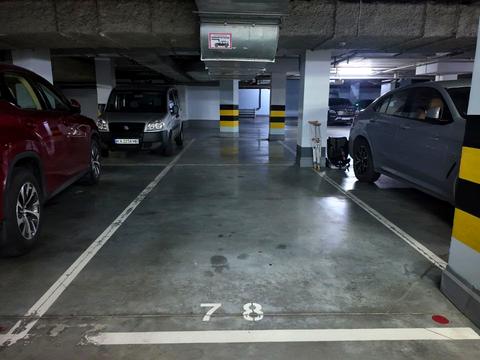 паркоместо по адресу Андрея Верхогляда ул. (Михайла Драгомирова), 9