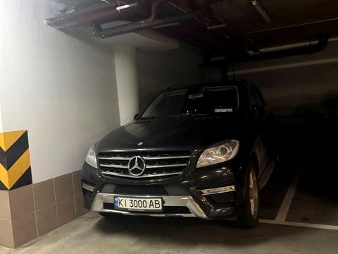 паркоместо по адресу Андрея Верхогляда ул. (Михайла Драгомирова), 3