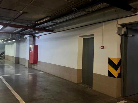 паркоместо по адресу Андрея Верхогляда ул. (Михайла Драгомирова), 3