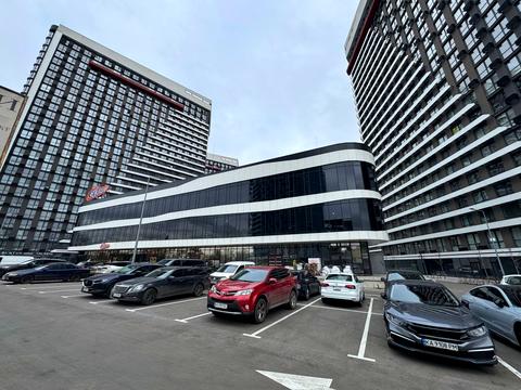 комерційна за адресою Причальна вул., 14