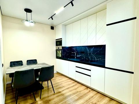 квартира за адресою Михайла Максимовича вул. (Онуфрія Трутенка), (Будинок «Віндзор»)