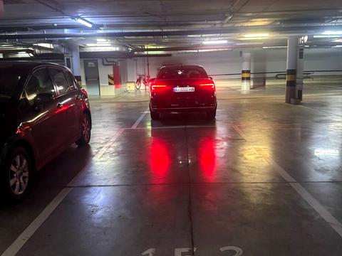 паркоместо по адресу Андрея Верхогляда ул. (Михайла Драгомирова), 3