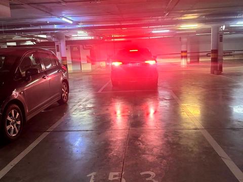 паркоместо по адресу Андрея Верхогляда ул. (Михайла Драгомирова), 3