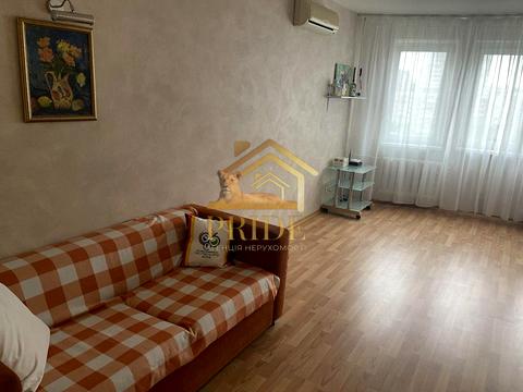 квартира за адресою Саперно-Слобідська вул., 8