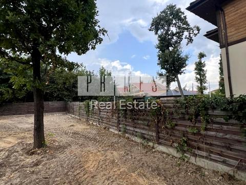 дом по адресу Паркова вул.