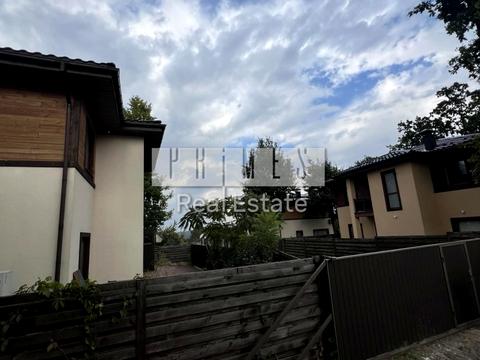 дом по адресу Паркова вул.