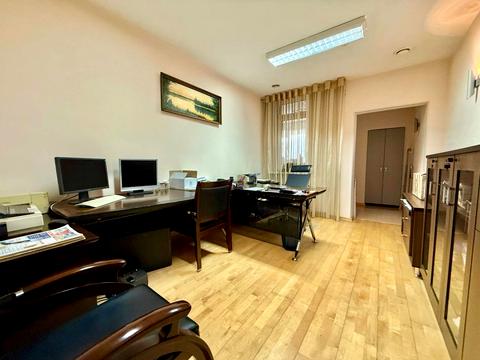 комерційна за адресою Київ, Голосіївський просп. (40-річчя Жовтня), 130/57