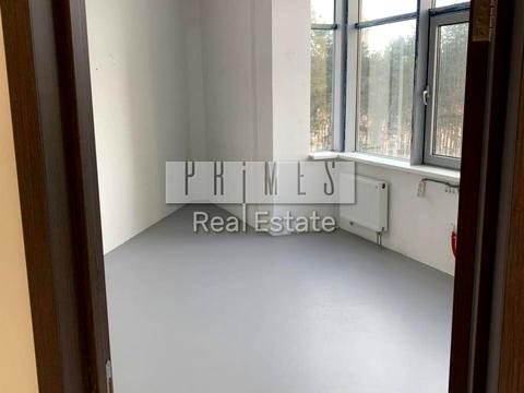 комерційна за адресою Дарницький бульв., 8-Б