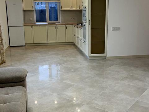 дом по адресу квітнева