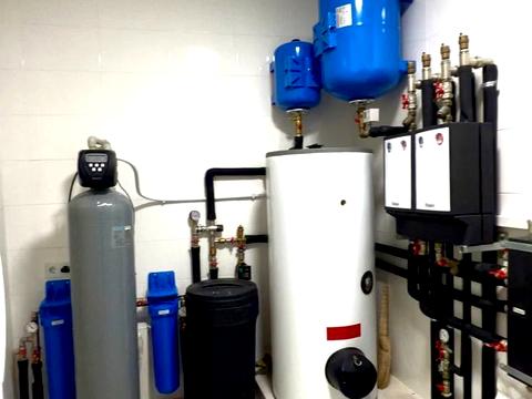 дом по адресу квітнева