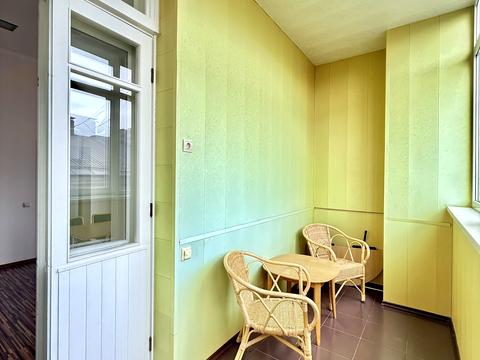 комерційна за адресою Костельна вул., 8