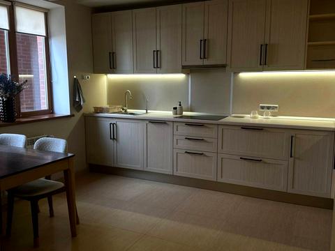 квартира за адресою Анни Ахматової вул., 13