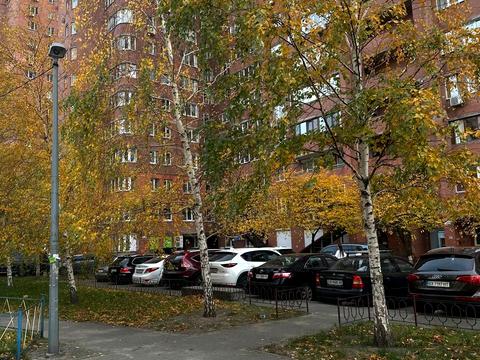 квартира за адресою Анни Ахматової вул., 13