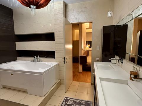 квартира за адресою Крутогірний узвіз (Рогальова), 33