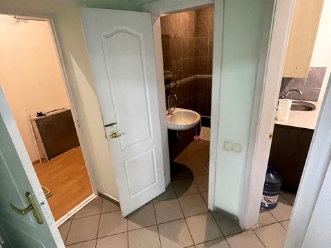 комерційна за адресою Київ, Алматинська вул. (Алма-Атинська), 39-А