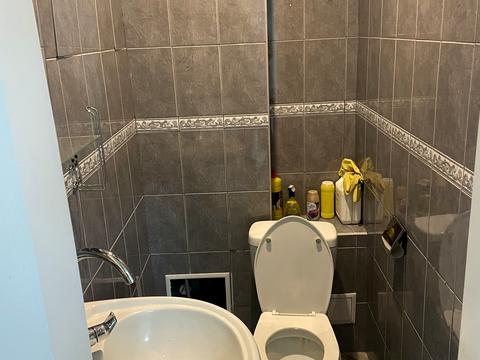 комерційна за адресою Київ, Алматинська вул. (Алма-Атинська), 39-А