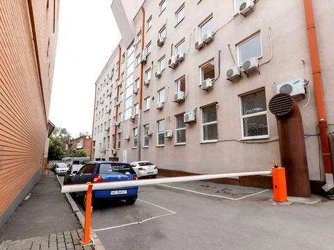 комерційна за адресою Воскресенська вул. (Леніна), 39