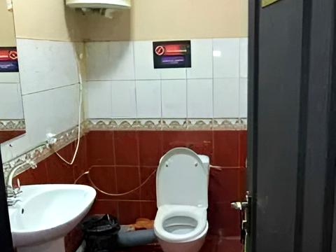 комерційна за адресою Вокзальна пл. (Петровського), 1