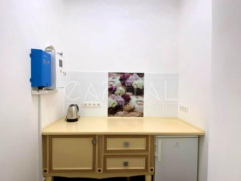 комерційна за адресою Київ, Євгена Коновальця вул. (Щорса), 36Д