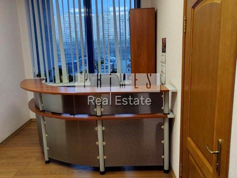 комерційна за адресою Миколи Бажана просп., 14а