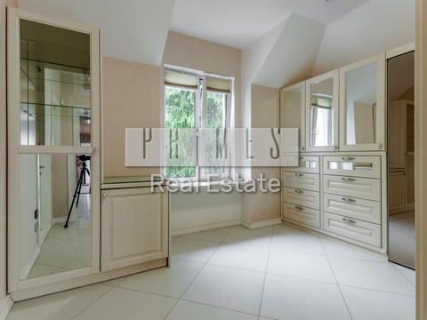 будинок за адресою Ватутіна пров., 1а