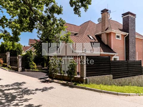 будинок за адресою Ватутіна пров., 1а