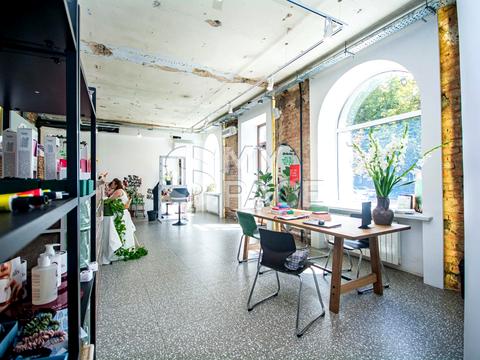 комерційна за адресою Джона Маккейна вул. (Івана Кудрі), 37