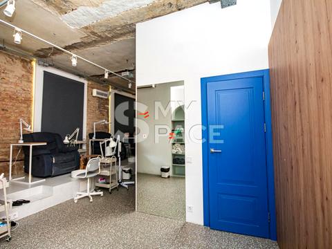 комерційна за адресою Джона Маккейна вул. (Івана Кудрі), 37