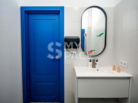 комерційна за адресою Джона Маккейна вул. (Івана Кудрі), 37