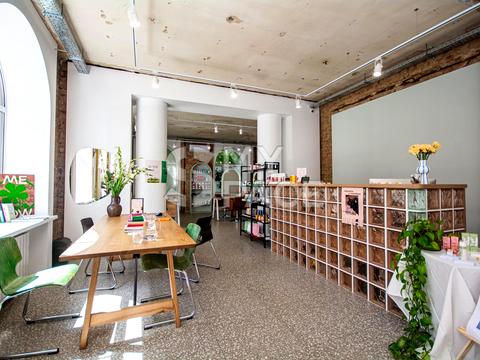 комерційна за адресою Джона Маккейна вул. (Івана Кудрі), 37