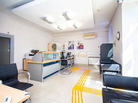 комерційна за адресою Джона Маккейна вул. (Івана Кудрі), 37