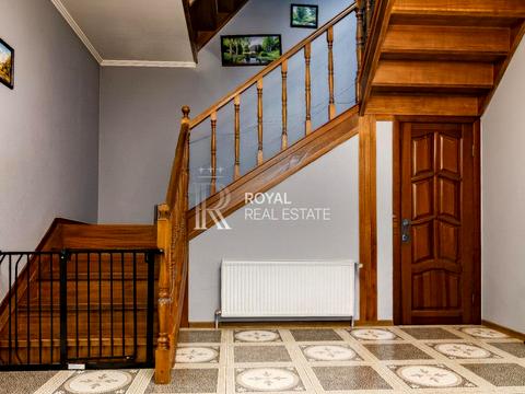 будинок за адресою Тодося Осьмачки вул. (Горького), 1