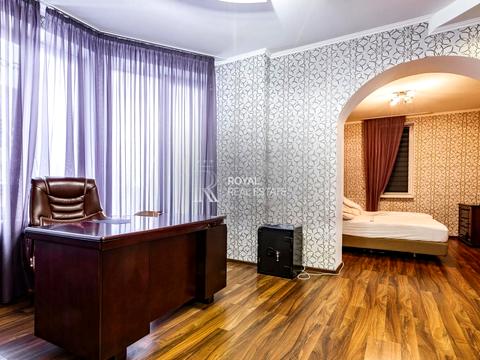 будинок за адресою Тодося Осьмачки вул. (Горького), 1