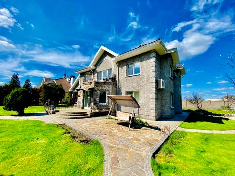 будинок за адресою смт. Обухівка, Чарівна