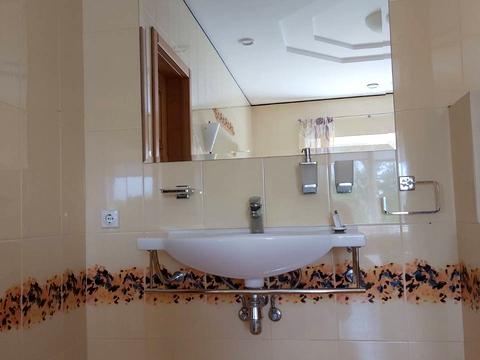 будинок за адресою смт. Обухівка, Чарівна